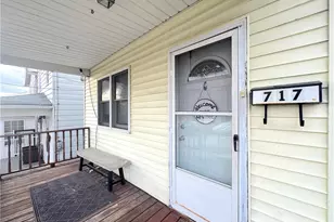 717 N 1st St, Jeannette, PA 15644 - Photo 6