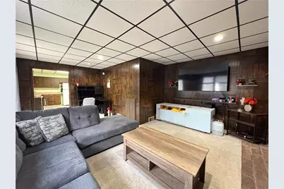 717 N 1st St, Jeannette, PA 15644 - Photo 16