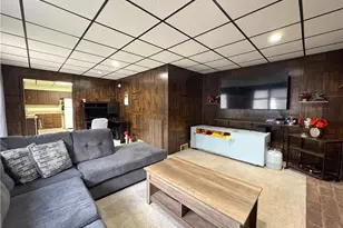 717 N 1st St, Jeannette, PA 15644 - Photo 16