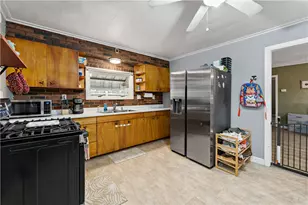 25 Kinder Ave, Fallowfield, PA 15022 - Photo 6