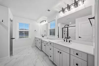 321 Crest Ln, Adams Township, PA 16046 - Photo 24