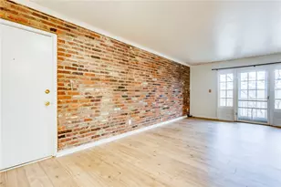 1060 Chatham Park Dr, Scott Township, PA 15216 - Photo 8