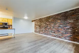 1060 Chatham Park Dr, Scott Township, PA 15216 - Photo 14