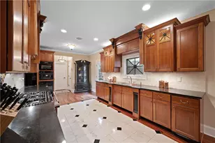 408 Oak Ln, Robinson Twp, PA 15108 - Photo 14