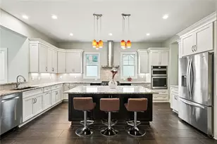 1696 Shelburne Ln, Pittsburgh, PA 15217 - Photo 12