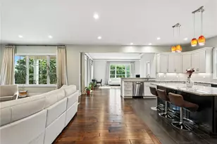 1696 Shelburne Ln, Pittsburgh, PA 15217 - Photo 10