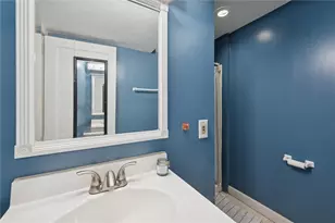 2313 Stratford Ave, Coraopolis, PA 15108 - Photo 24