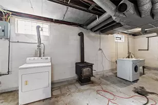 325 Pershing Dr, New Kensington, PA 15068 - Photo 24