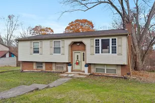 890 Grandview Rd, Ellwood City, PA 16117 - Photo 1