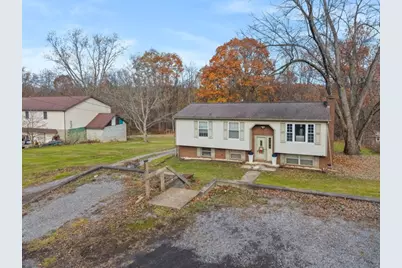 890 Grandview Rd, Ellwood City, PA 16117 - Photo 2