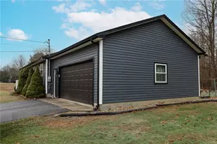 470 N Liberty Rd, Liberty Township, PA 16127 - Photo 8