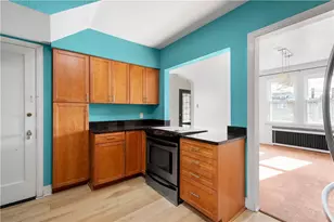 5469 Pocusset St, Pittsburgh, PA 15217 - Photo 8