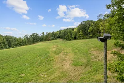 27 McIlvaine Rd, Somerset, PA 15314 - Photo 2