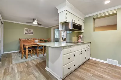 1146 Airedale Dr, Bethel Park, PA 15102 - Photo 12