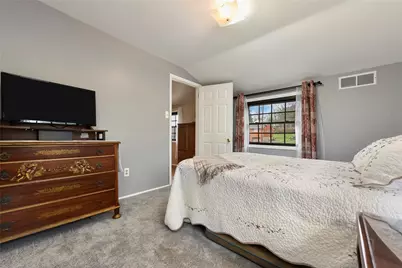 1146 Airedale Dr, Bethel Park, PA 15102 - Photo 24