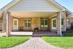 701 Rembrandt Cir, Hempfield Township, PA 15642 - Photo 4