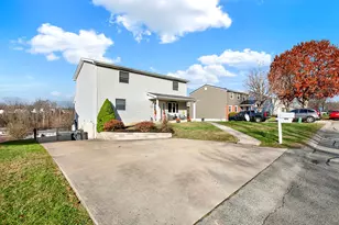 130 Tippecanoe Dr, Hempfield Township, PA 15601 - Photo 2