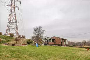 911 Quaker Dr, North Huntingdon, PA 15642 - Photo 2