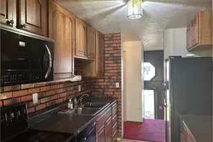 3178 New Hampshire Dr, Lower Burrell, PA 15068 - Photo 12