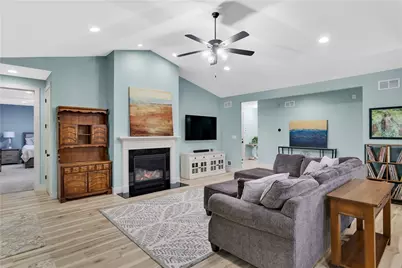 1316 S Valley Ct, Murrysville, PA 15632 - Photo 6