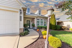 755 Marigold Ct, Bridgeville, PA 15017 - Photo 2
