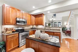 755 Marigold Ct, Bridgeville, PA 15017 - Photo 14