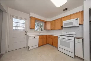 967 Illinois Ave, Pittsburgh, PA 15221 - Photo 10