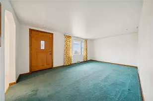 1013 10th St, Irwin, PA 15642 - Photo 4