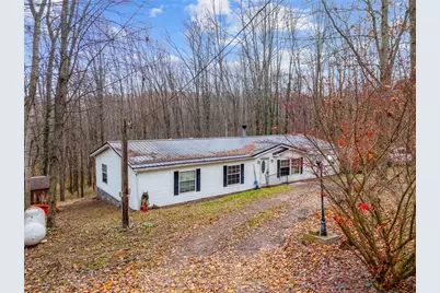 229 Connoquenessing Dr, Connoquenessing Township, PA 16033 - Photo 4