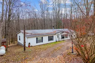 229 Connoquenessing Dr, Connoquenessing Township, PA 16033 - Photo 4