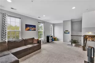 1304 Pointe View Dr, Adams Township, PA 16046 - Photo 12