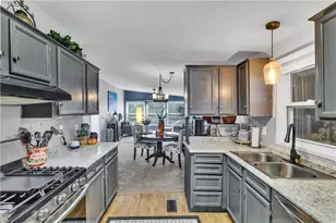 823 Clover Ln, Murrysville, PA 15668 - Photo 6