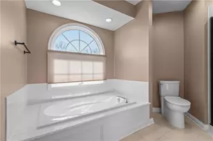 1100 Meadowbrook Dr, Canonsburg, PA 15317 - Photo 28