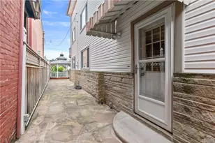2422 E Carson St, Pittsburgh, PA 15203 - Photo 4
