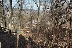 730 McNeil Pl, Pittsburgh, PA 15219 - Photo 2