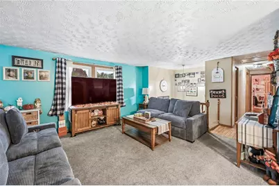 11 Clubhouse Dr, Shenango Township, PA 16159 - Photo 4