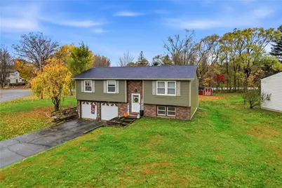 11 Clubhouse Dr, Shenango Township, PA 16159 - Photo 1