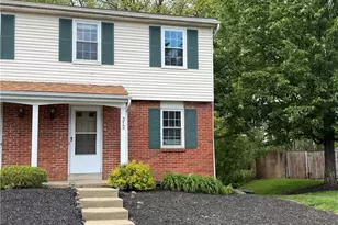 312 Bellford Ct, Cranberry Township, PA 16066 - Photo 2