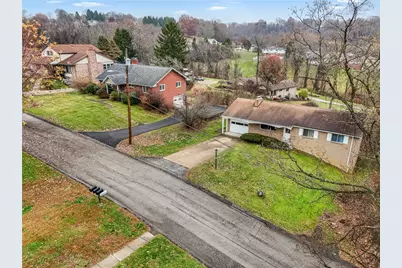 95 Crestvue Rd, South Strabane, PA 15301 - Photo 2