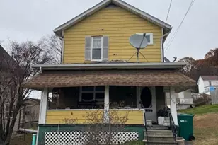 209 Park St, Derry Boro, PA 15627 - Photo 2