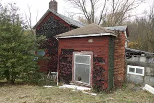 1047 Cinder Rd, Dunbar Township, PA 15431 - Photo 16