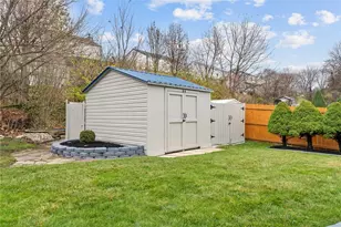 449 Shelbourne Dr, Pittsburgh, PA 15239 - Photo 36