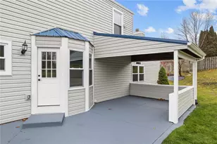 449 Shelbourne Dr, Pittsburgh, PA 15239 - Photo 34