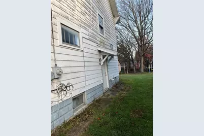 705 E Lutton St, New Castle, PA 16101 - Photo 2