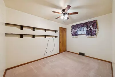 4186 Finleyville Elrama Rd, Finleyville, PA 15332 - Photo 16