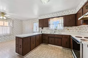 711 Scenic Dr, Chartiers, PA 15342 - Photo 14