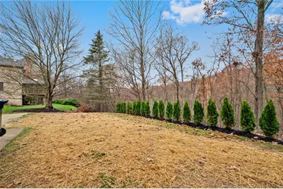 10492 Olde Villa Dr, Pittsburgh, PA 15044 - Photo 38
