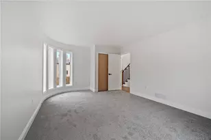 10492 Olde Villa Dr, Pittsburgh, PA 15044 - Photo 32