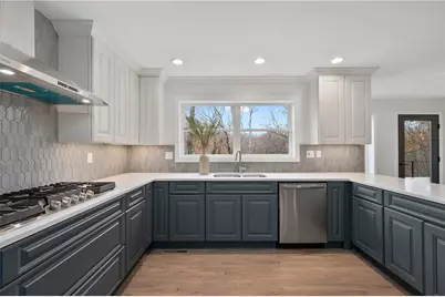 10492 Olde Villa Dr, Pittsburgh, PA 15044 - Photo 12