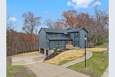 10492 Olde Villa Dr, Pittsburgh, PA 15044 - Photo 2